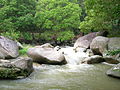 Pandangan dari tebing ke seberang.