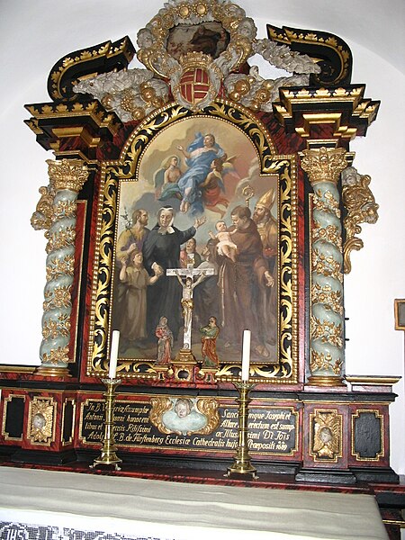 File:Altar chapel cathedral paderborn.jpg