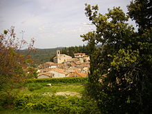Ampus vue du village dans le site.JPG