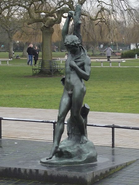 File:Bancroft Basin - Stratford-upon-Avon - Statue of Hermaphroditus (2).jpg
