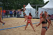 Deutsch: Beachhandball bei den Olympischen Jugendspielen 2018; Tag 5, 10. November 2018; Mädchen, Hauptrunde - Ungarn-Paraguay 2:0 English: Beach handball at the 2018 Summer Youth Olympics at 11 October 2018 – Girls Main Round – Hungary-Paraguay 2:0