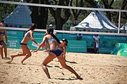 Deutsch: Beachvolleyball bei den Olympischen Jugendspielen 2018; Tag 8, 14. Oktober 2018; Mädchen, Achtelfinale – Mexiko-China 0:2 (15–21/16–21) English: Beach volleyball at the 2018 Summer Youth Olympics at 14 October 2018 – Girls Round of 16 – Mexico-China 0:2 (15–21/16–21)