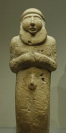 Sculpture du « roi-prêtre », en nudité rituelle, Uruk récent, Musée du Louvre.