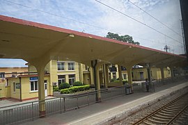 Beijingdong Tren İstasyonu (20150630115019) .JPG