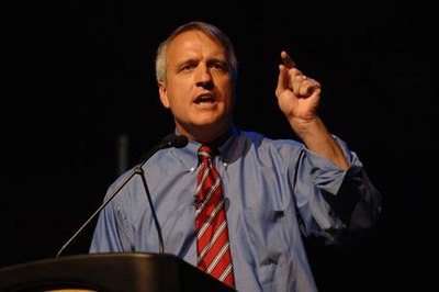 Victorious Democratic nominee Bill Ritter rallying supporters at the Colorado Democratic Convention in Greeley. Bill ritter.jpg