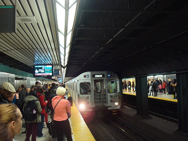 File:Bloor-Yonge TTC Subway Station, November 2013.JPG