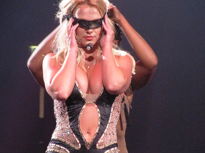 File:Britney Spears - Circus Tour 2009.jpg