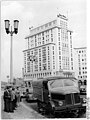 Strausberger Platz mit vierarmigem Paulick-Kandelaber, Juli 1957