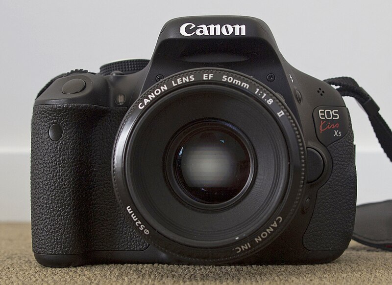 File:Canon EOS 600D with Canon EF 50mm F1.8.jpg