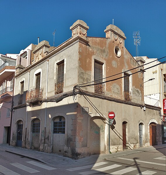 File:Casa Maria Ferret (Vilafranca del Penedès).jpg