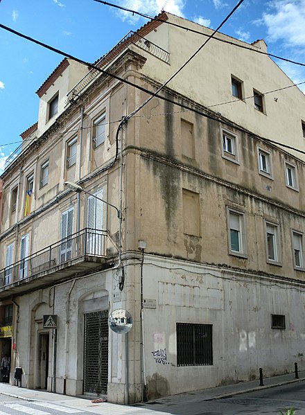 File:Casa Pou (Figueres) 2.JPG