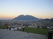 Description de l'image Cerro_de_la_Silla_Mountain_Nuevo_Leon.jpg.