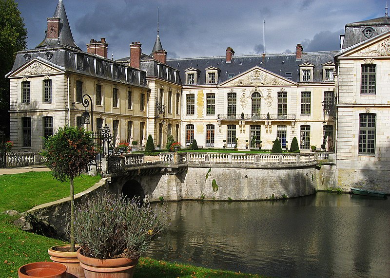 Файл:Chateau d'Ermenonville 2.jpg