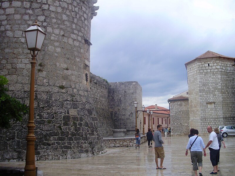 File:City walls of Krk 2.JPG