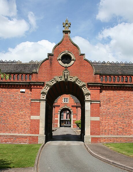 File:Crewe Hall carriage arch.jpg