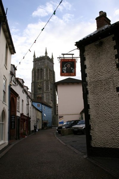 File:Cromer Parish Church from High Street - geograph.org.uk - 301921.jpg