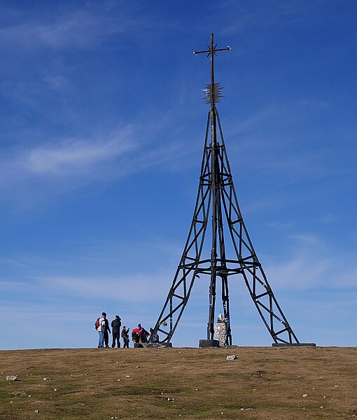 File:Cruz de Gorbea 01.jpg