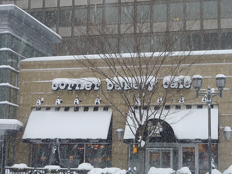 File:Crystal City Snow - Corner Bakery Cafe (4198312113).jpg