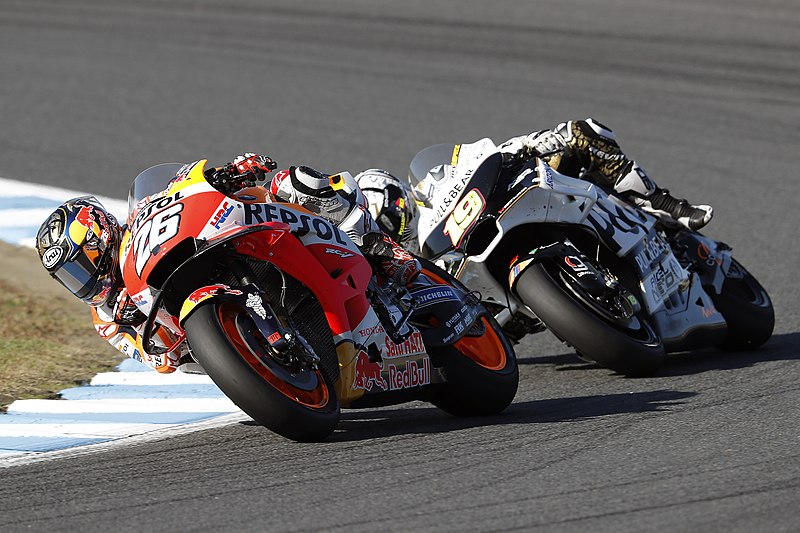 File:Dani Pedrosa and Álvaro Bautista 2018 Motegi.jpg