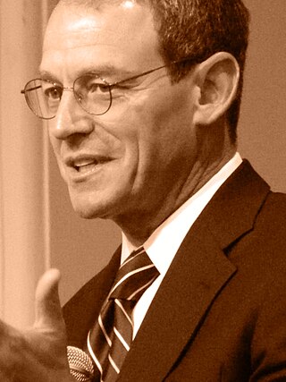 <span class="mw-page-title-main">Daniel Silva (novelist)</span> American writer