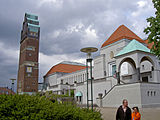 Darmstadt-Mathildenhoehe mit Hochzeitsturm 2005-05-08b.jpg