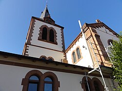 Clocher et partie de la nef et du transept