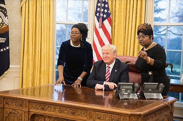 File:Diamond and Silk.jpg - Wikipedia