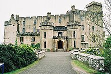 Dunvegan Castle inmitten eines Parks