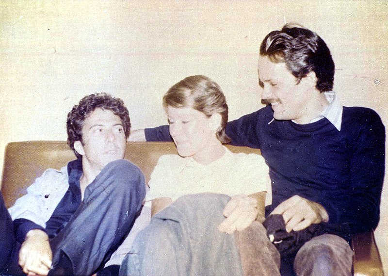 File:Dustin Hoffman et al 1974 set of Lenny.jpg