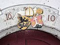 Einsiedlerhaus in Rapperswil, Wappen des Klosters Einsiedeln (optisch links) und Abtswappen Augustin Hofmann über dem Portal 2011-11-08 16-12-15 (SX230HS).JPG