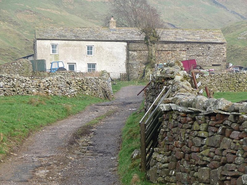 File:Elmgill farmhouse - geograph.org.uk - 2342898.jpg