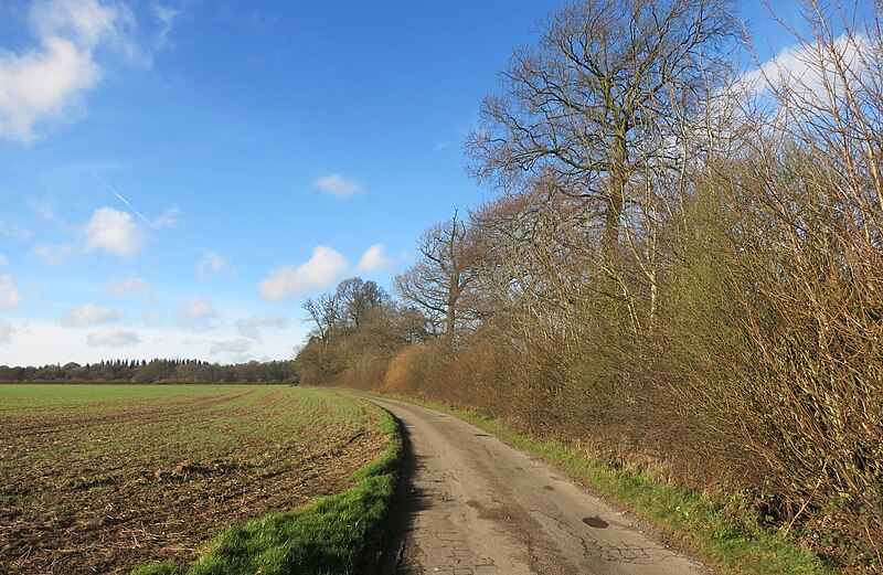 File:Entrance to Hampden Park Farm - geograph.org.uk - 4777873.jpg