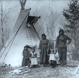 Famille autochtone Saskatchewan 1919.jpg