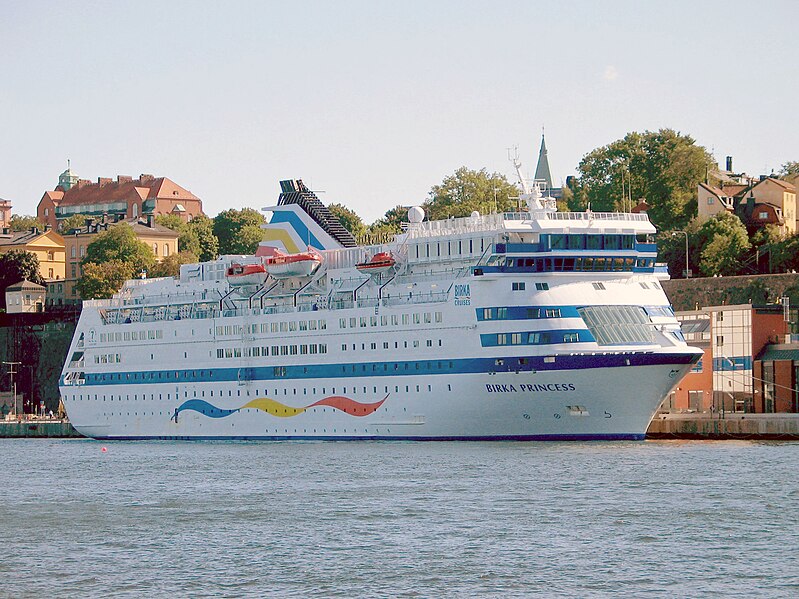 File:Ferry Birka Princess 20050902.jpg