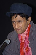 Dev Anand -- Lifetime Achievement Awardee Film Star Dev Anand interacting with the Press at the 36th International Film Festival of India - 2005 in Panaji, Goa on November 26, 2005.jpg