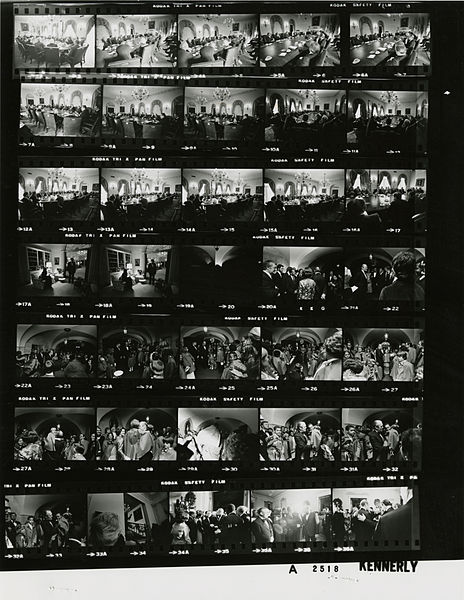 File:Ford A2518 NLGRF photo contact sheet (1974-12-17)(Gerald Ford Library).jpg