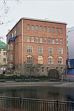 Antiguo colegio comercial en Tampere Nov2011 001.jpg