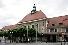 Das Empfangsgebäude an der Bahnhofstraße