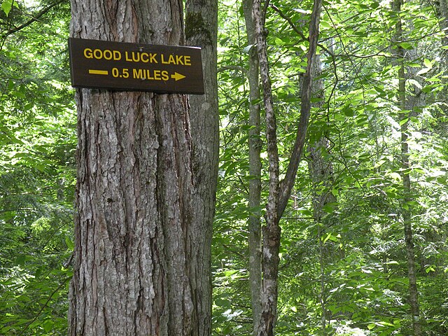 640px-Good_Luck_Lake_-_35446862531.jpg (640×480)