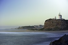 Good Night Nobbys Head Lighthouse - panoramio.jpg