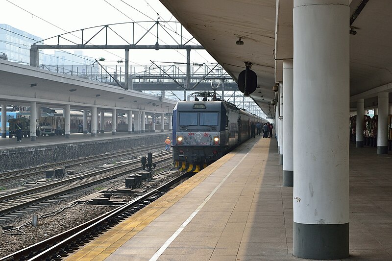 File:HXD3C0308 at Guangzhou Railway Station (201304140848).jpg