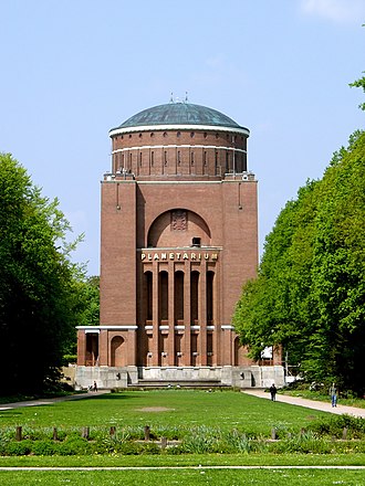 330px-Hamburg_Planetarium.jpg