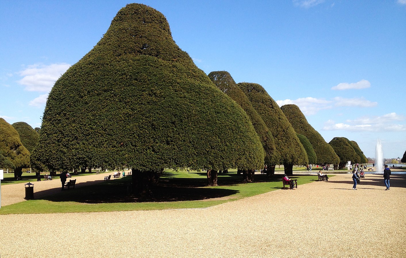 Hampton Court Garden - London (2016)  - www.archinform.net - The International Architecture Database, published this photo.