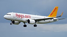 Hannover Airport Pegasus Airlines Airbus A320-251N TC-NCN (DSC05253).jpg