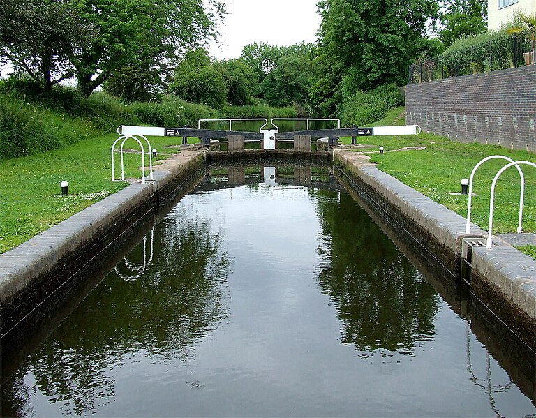 File:Hawford Bottom Lock, Worcestershire - geograph.org.uk - 3826584.jpg