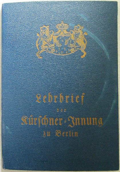 File:Heinz Jacob, Lehrbrief der Kürschner-Innung zu Berlin, 1928 (3).jpg