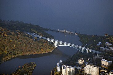 The mouth of the Spuyten Duyvil Creek with the Henry Hudson Bridge and the Spuyten Duyvil Bridge