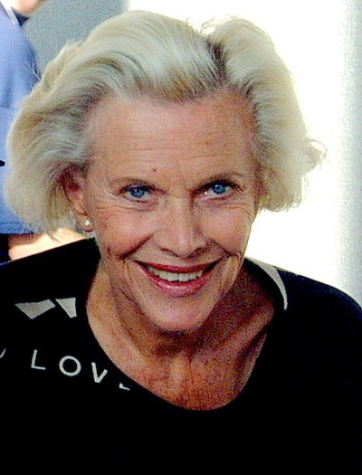 Honor Blackman Net Worth, Biography, Age and more