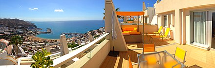 On top of the cliff, the Riosol Hotel in Mogán