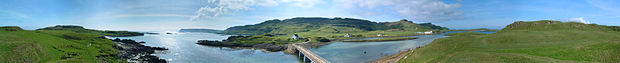 Vue de la partie orientale de Canna à partir de Sanday.